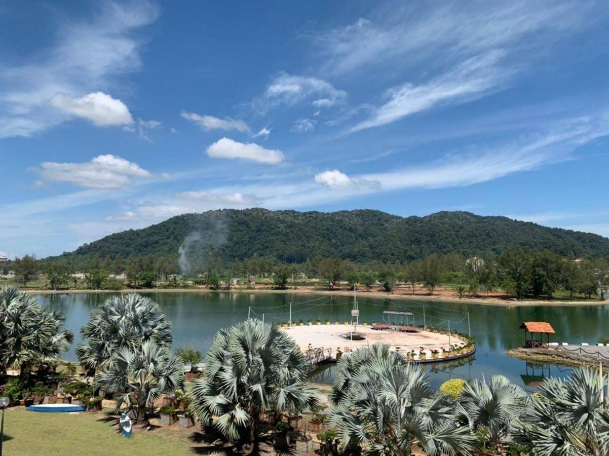 Glossy Marina Homestays Lumut Exteriér fotografie